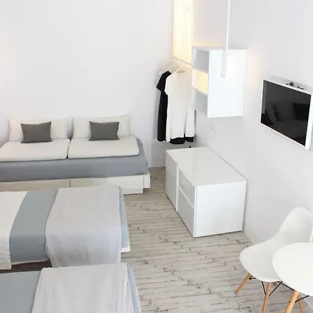 استوديوهات كريستينا 4*